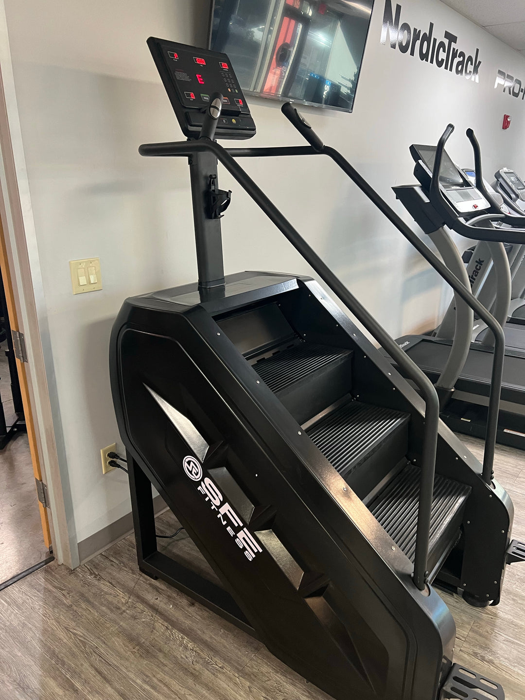 SFE Stepmill Pro (Stairmaster) w/ Revolving Steps and Performance Monitor (NEW)